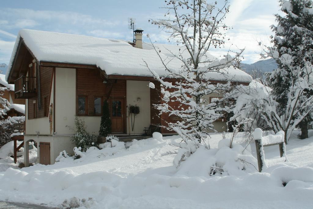 Chambre D'Hotes "Les Crets" Mercury Exterior photo