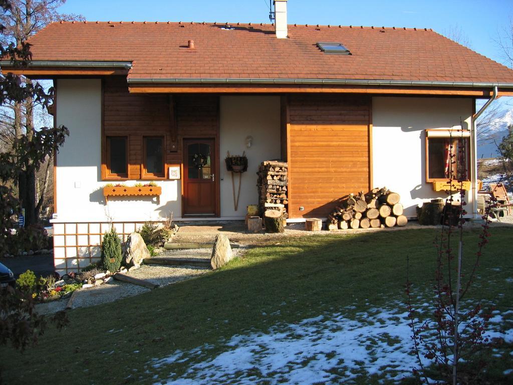 Chambre D'Hotes "Les Crets" Mercury Exterior photo