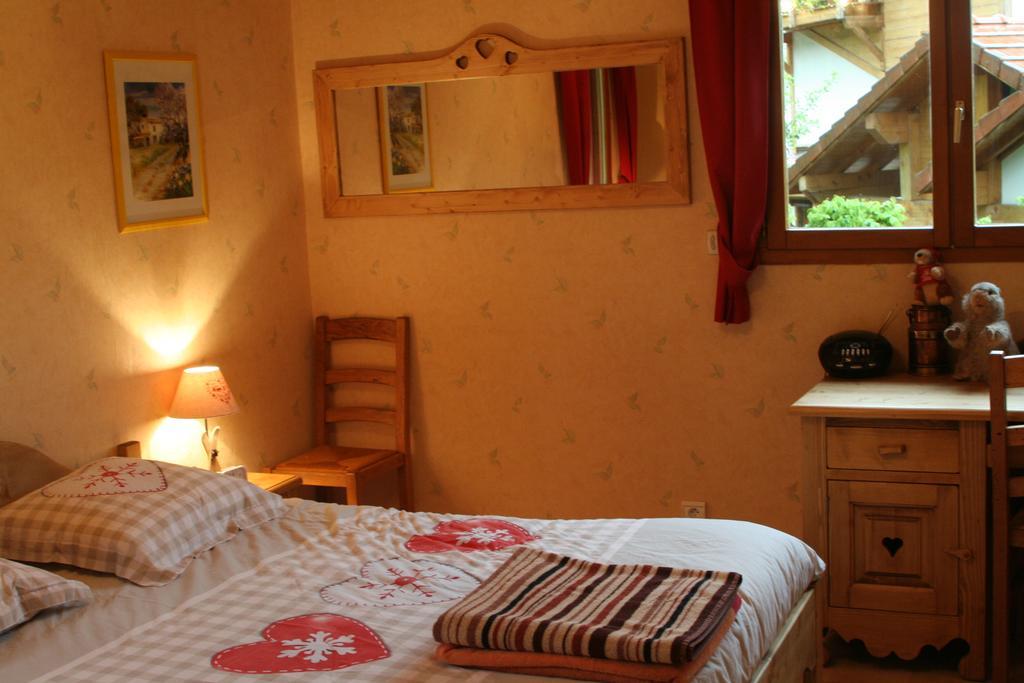 Chambre D'Hotes "Les Crets" Mercury Exterior photo