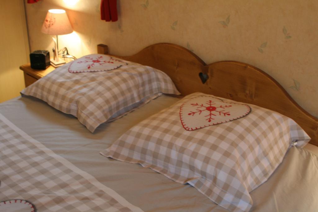 Chambre D'Hotes "Les Crets" Mercury Exterior photo